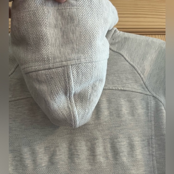 Zyia Women’s off White Hooded Pullover Size Small - Picture 6 of 7